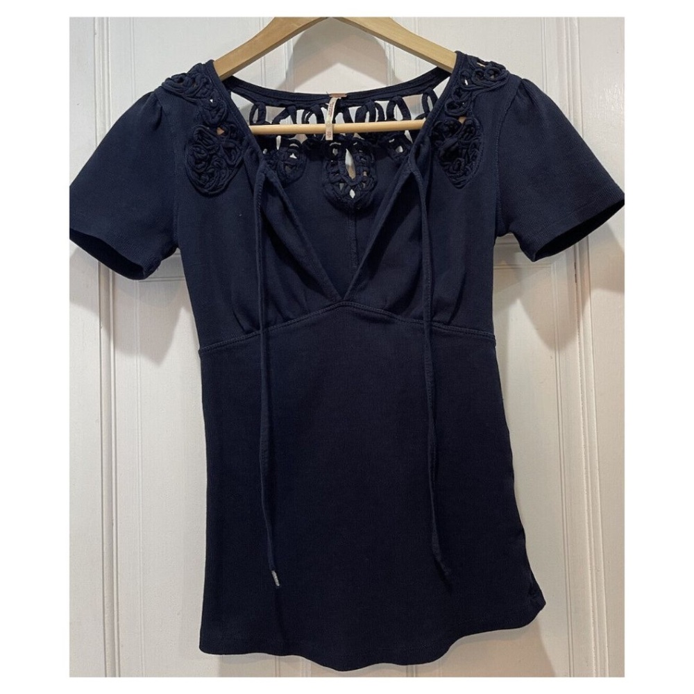 Free People Blue Short Sleeve V-Neck Crocheted Design Top Size XS